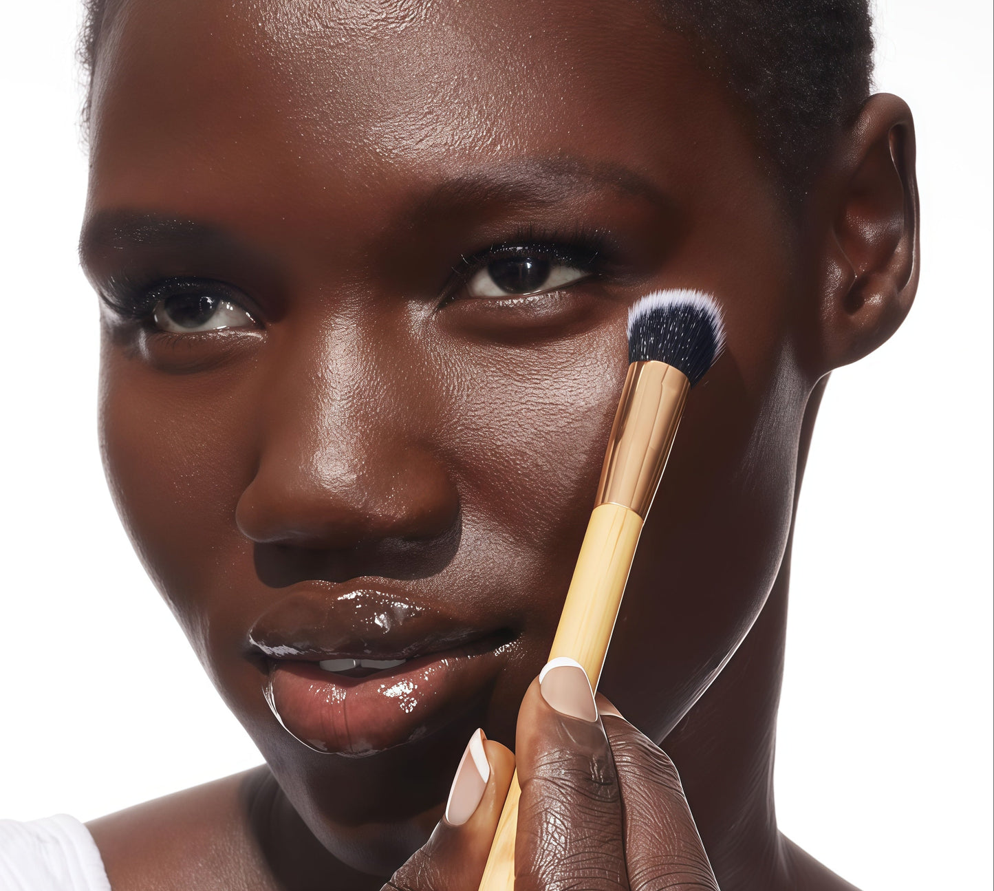 tarte concealer paw brush – Seamless Effortless Application for Concealer to Cover Dark Circles & Discoloration with Blendable Spot Coverage for Liquid or Powder Makeup, Vegan & Cruelty Free